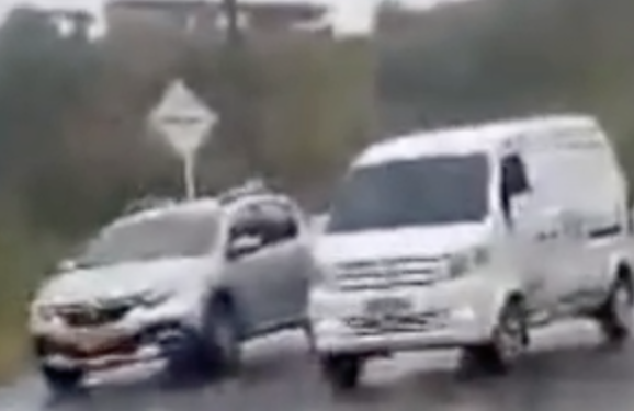 Atentado con explosivos dejó inhabilitada la vía entre Medellín y el Caribe